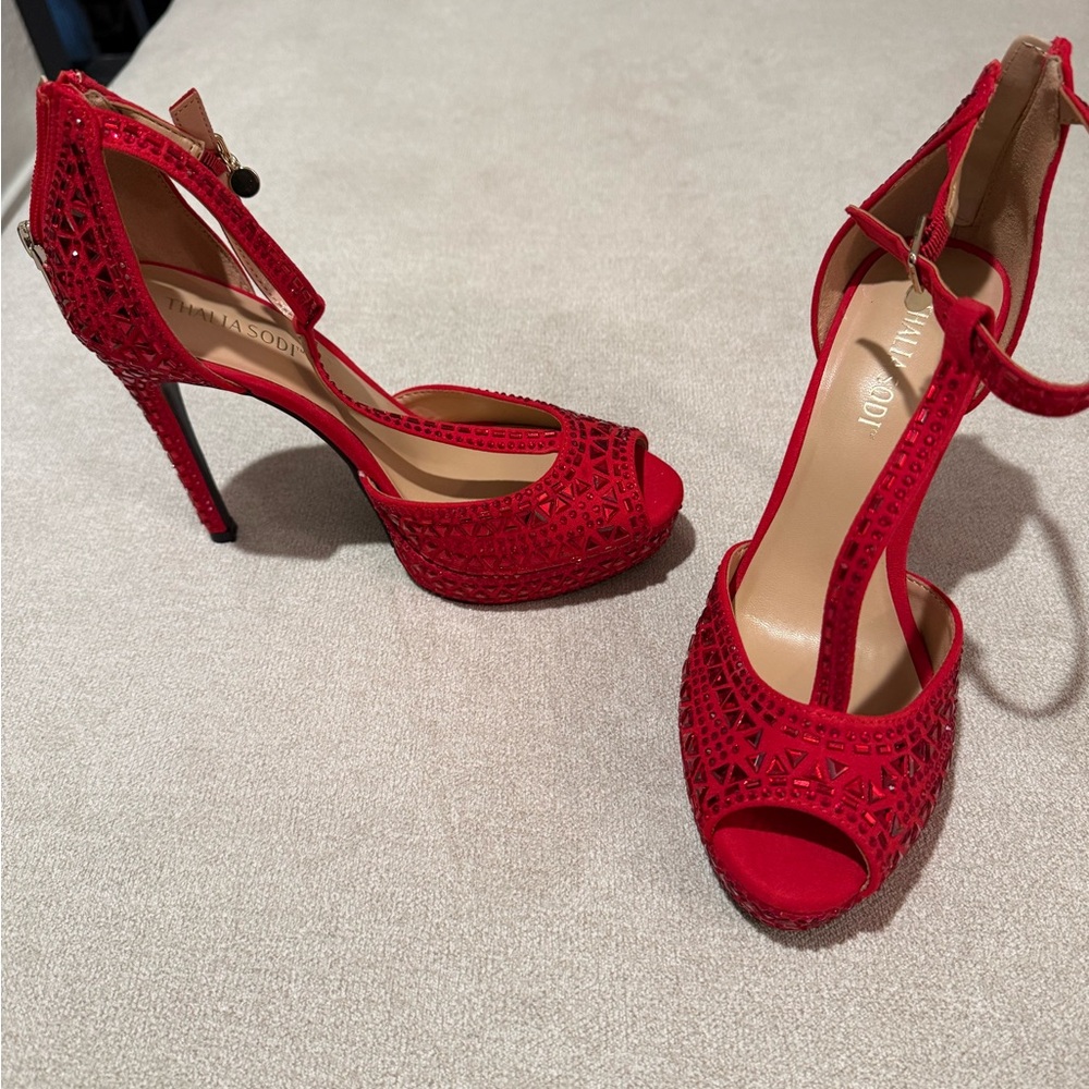 Thalia Sodi Red T-Strap Platform Stiletto Heels with Geometric Embellishments - Picture 3 of 9